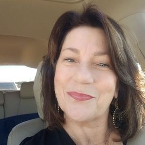 Meet your Posher, Debbie